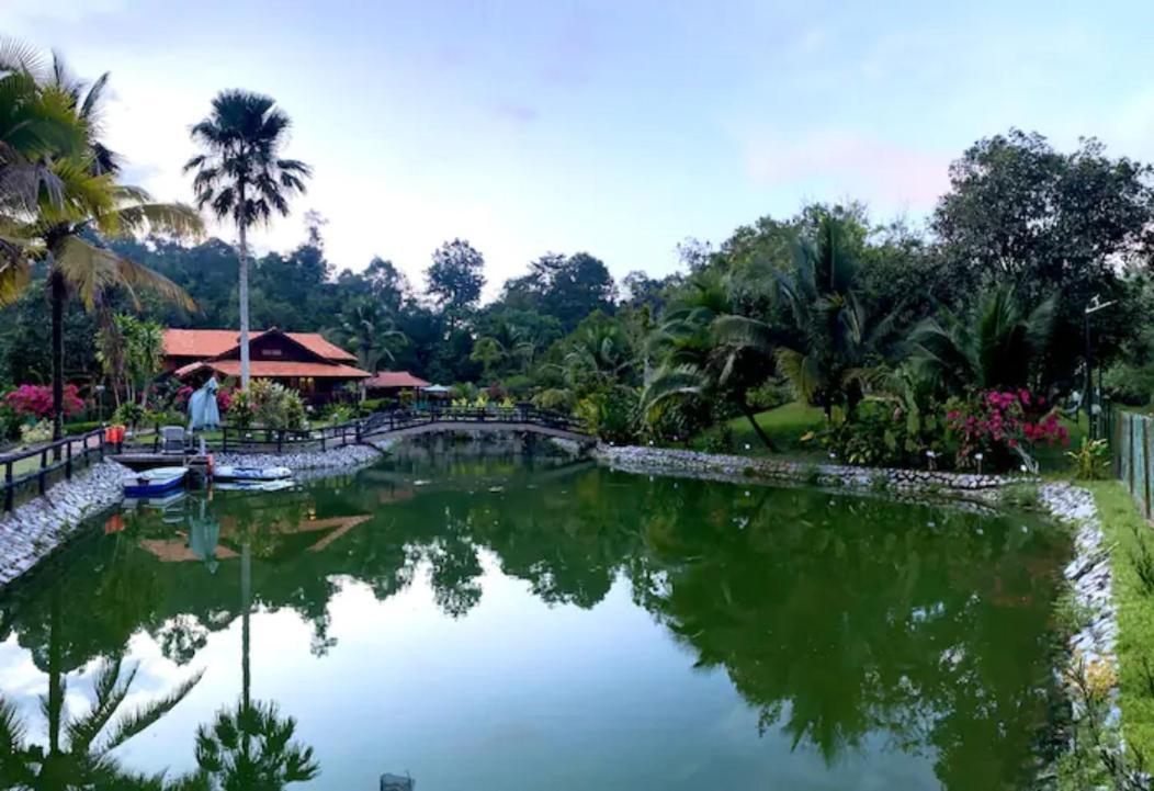 Villa Dlina Janda Baik Bentong Exterior foto